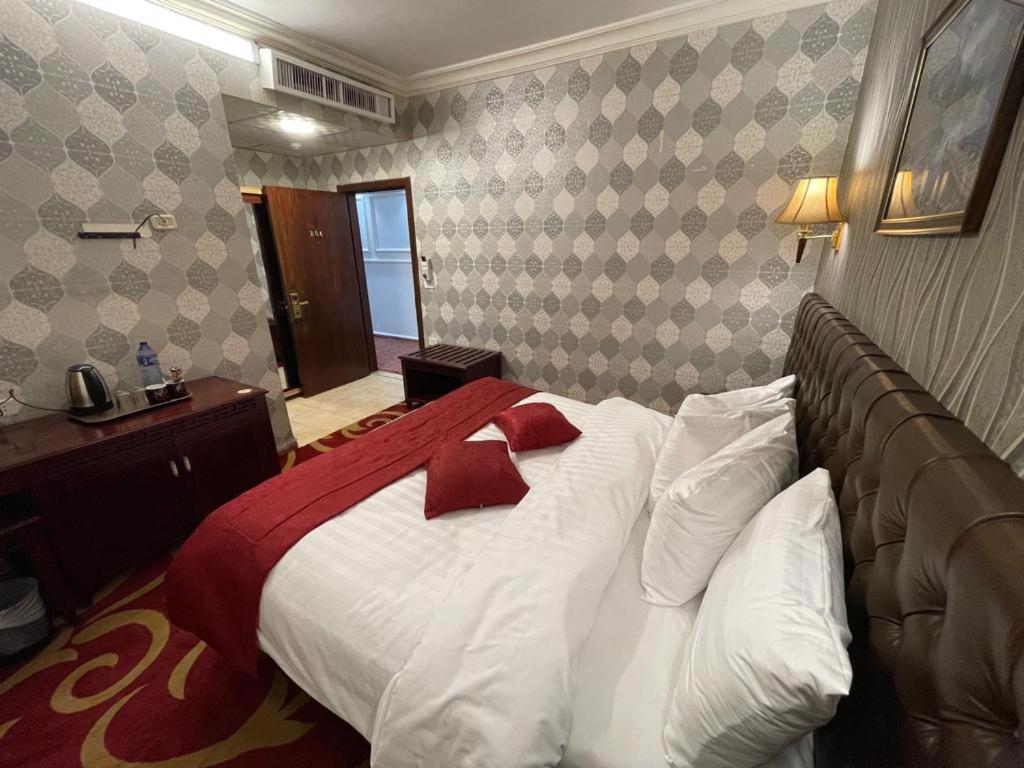 Madison Hotel Амман Экстерьер фото